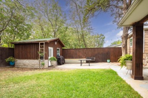 2810 Altman Dr, Irving TX  75062-4229 exterior