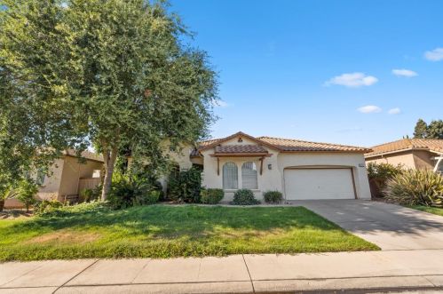 9459 Mourverde Ct, Elk Grove, CA 95624-4611