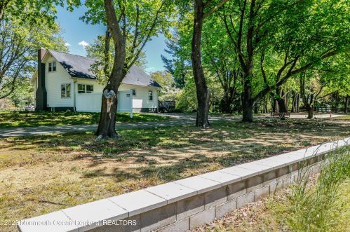 139 Asbury Ave, East Freehold NJ  07728-8186 exterior