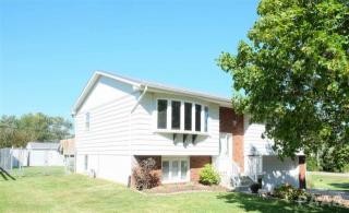 22 Carlton Dr, Mackinaw, IL 61755-9454
