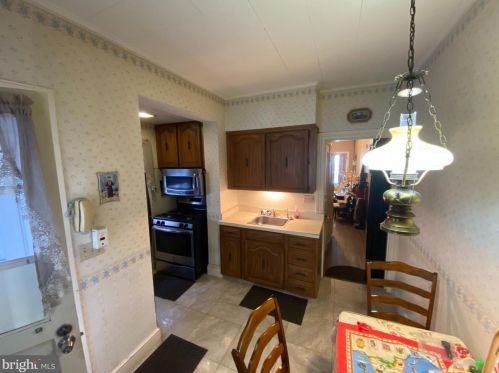 811 Norwegian St, Primrose, PA 17901-3864