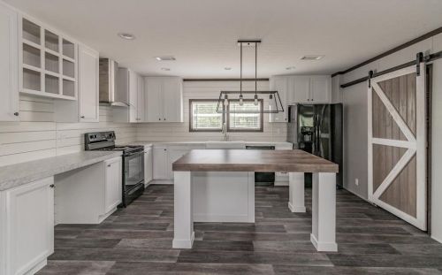 6152 Adelbert Dr, Fort Worth TX  76135-5226 exterior