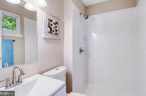 5502 Kings Park Dr, Springfield VA  22151-1106 exterior