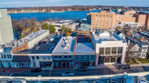 37 Front St, Tinton Falls, NJ 07701-1822