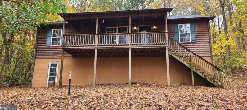 400 Chipmunk Trail Ln, Linden, VA 22642-5115