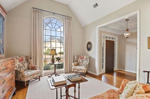 2925 Bankshill Row, Atlanta, GA 30319-4552