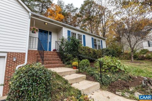 1910 Barron Ct, Charlottesville, VA 22911-7584