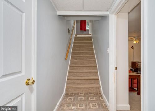 365 Big Oak Dr, Shepherdstown WV 25443-4598 exterior