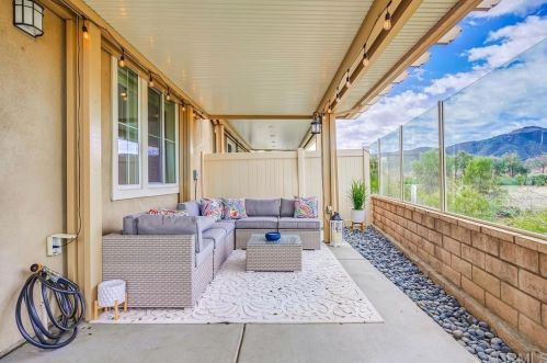 43102 Avenida Amistad, Temecula CA  92592-3099 exterior