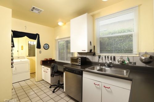 1205 Cleveland Rd, Glendale CA  91202-2602 exterior