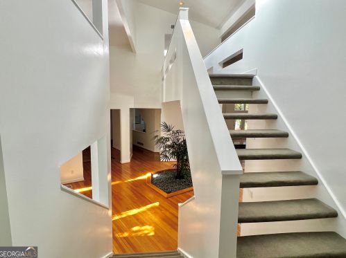13 Heards Overlook Ct, Atlanta GA  30328-4757 exterior