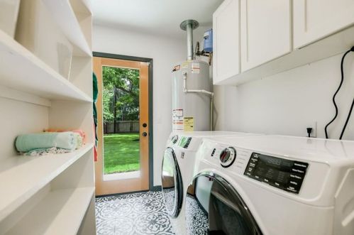 5707 Fairlane Dr, Austin TX  78757-4412 exterior