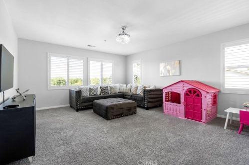 1191 Pamplona Dr, Riverside CA  92508-8724 exterior
