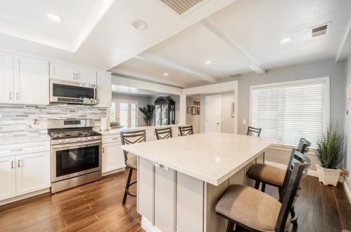 16113 Silvergrove Dr, Whittier, CA 90604-3963