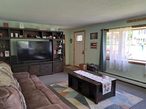 4 Fenway Ln, Unity, NH 03743-5702