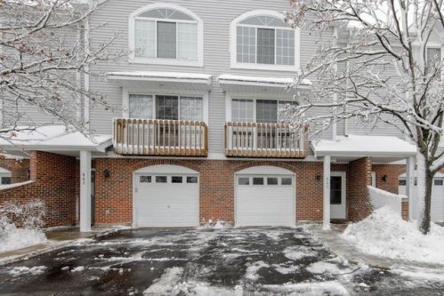 889 Saint Johns Pl, Palatine, IL 60067-4300