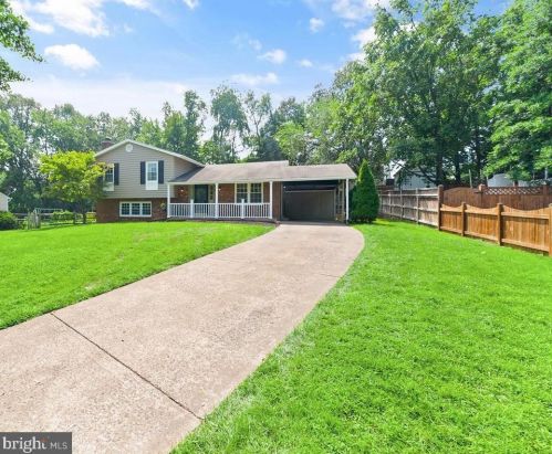 842 Colvin Ct, Herndon, VA 20170-3322