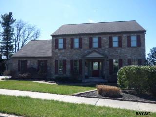 2540 Donlenik, York, PA 17402-8256