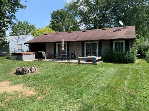 1203 Nixon Dr, Swygert, IL 61764-9166