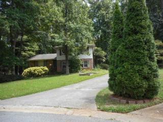 4132 Oak Ter, Lilburn, GA 30047-2225