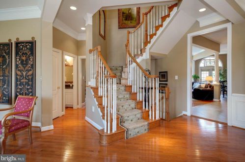 19196 Greystone Sq, Leesburg, VA 20176-1277