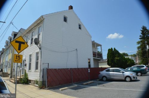 613 College Ave, York, PA 17401-3870