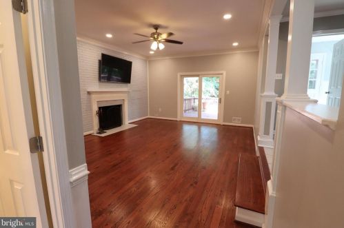 8005 Lake Pleasant Dr, Springfield VA  22153-3005 exterior