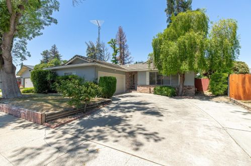 2433 Ada St, Modesto, CA 95354-1946