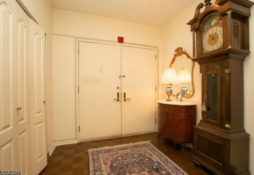10 Smith Manor Blvd, Town Center, NJ 07052-4223