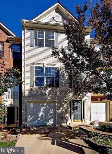 8355 Jovin Cir, Springfield VA  22153-4013 exterior