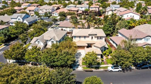 665 Ellerbrook St, Tracy, CA 95391-1133