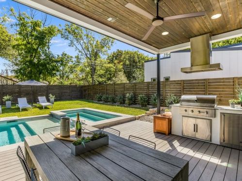 6001 Eureka Dr, Austin TX  78745-2962 exterior