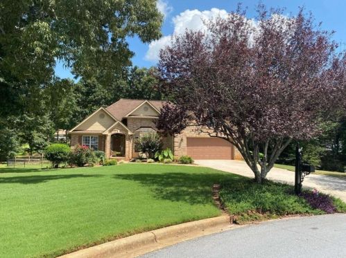 20 Glynnshire Ct, Porterdale, GA 30016-8199