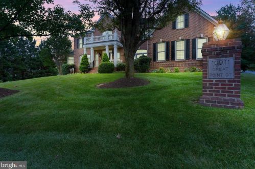 10911 Great Point Ct, Great Falls, VA 22066-1636