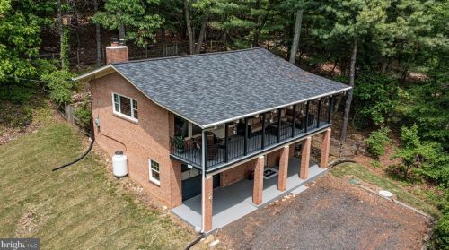 1902 Gore Dr, Haymarket, VA 20169-1562