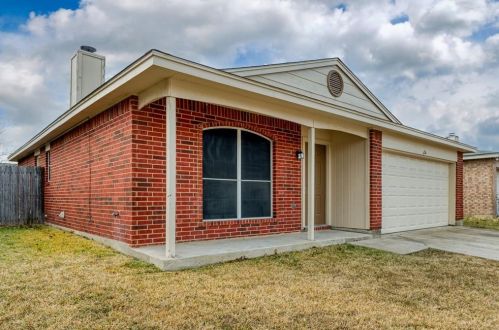 624 Blueberry Hill Ln, Midlothian TX  76063-3635 exterior
