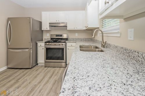 3492 Oak Leaf Ct, Rex GA  30273-2193 exterior