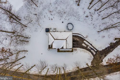 7703 Gnatstown Rd, Hanover PA 17331-6821 exterior