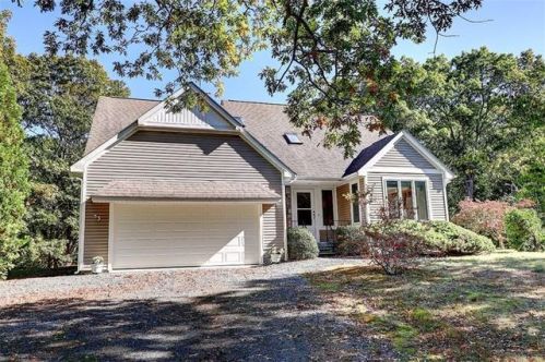 53 Liisa Dr, Charlestown, RI 02813-2819