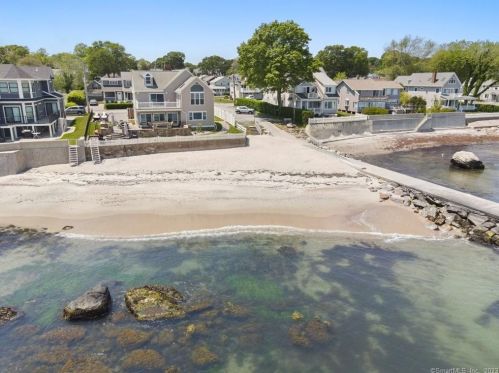 2 Sea Breeze Ave, Niantic CT  06357-3415 exterior