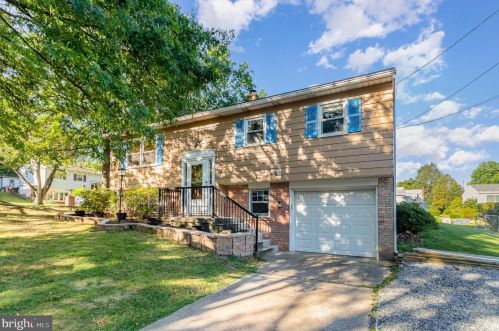 302 Hickory Hill Ter, Harrisburg, PA 17109-1222