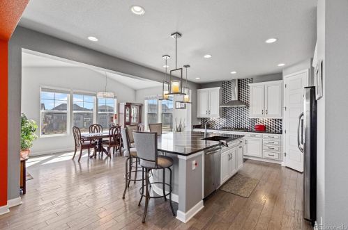 7370 Old Hammer Way, Aurora CO  80016-6115 exterior