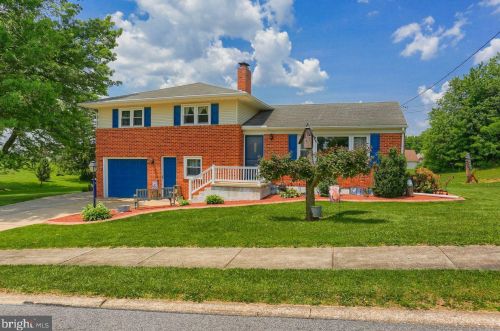 2461 Emerald Ave, York, PA 17408-4431