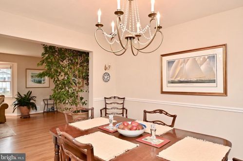 7724 Carrleigh Pkwy, Springfield VA  22152-1307 exterior