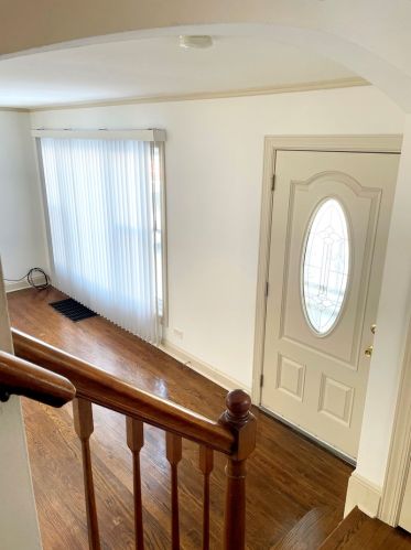 9623 Calhoun Ave, Chicago, IL 60617-4963