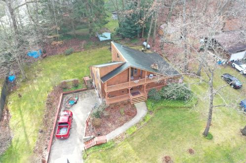 314 Big Oaks Dr, Franklin, PA 16323-1808