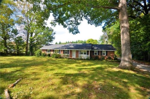 3667 Briarmeade Rd, Greensboro, NC 27405-9425