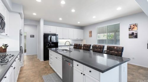 12741 Royal Palm Ln, Riverside CA  92503-7077 exterior