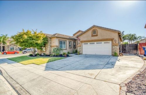 5739 Shiraz Ave, Fresno, CA 93723-8124