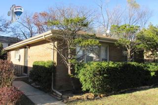 8650 Gross Pt Rd, Skokie IL  60077-1614 exterior